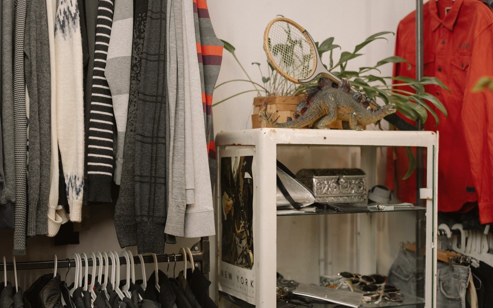 Resale: Buying and Selling Second-Hand Well